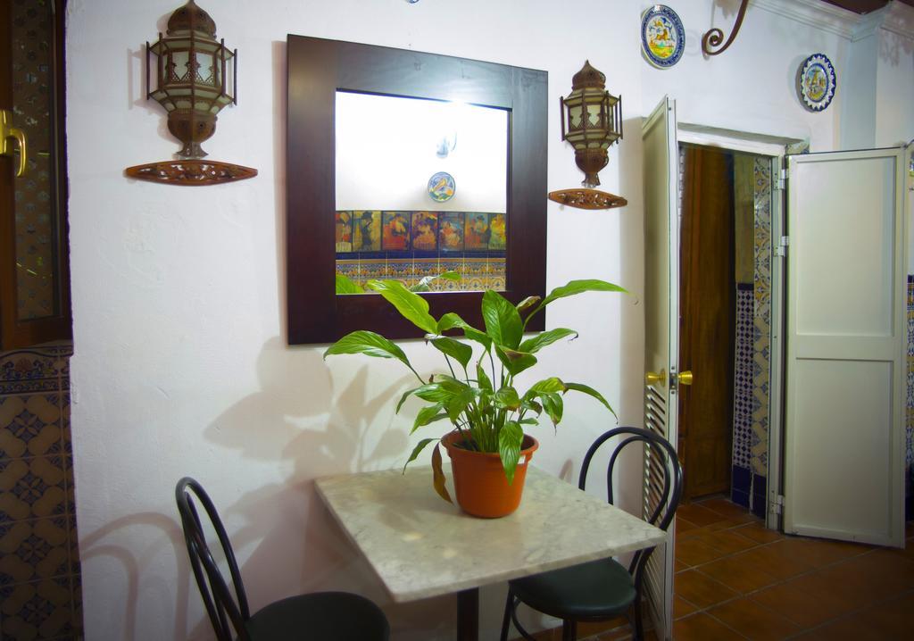 Pension Santa Maria La Blanca Σεβίλλη Εξωτερικό φωτογραφία