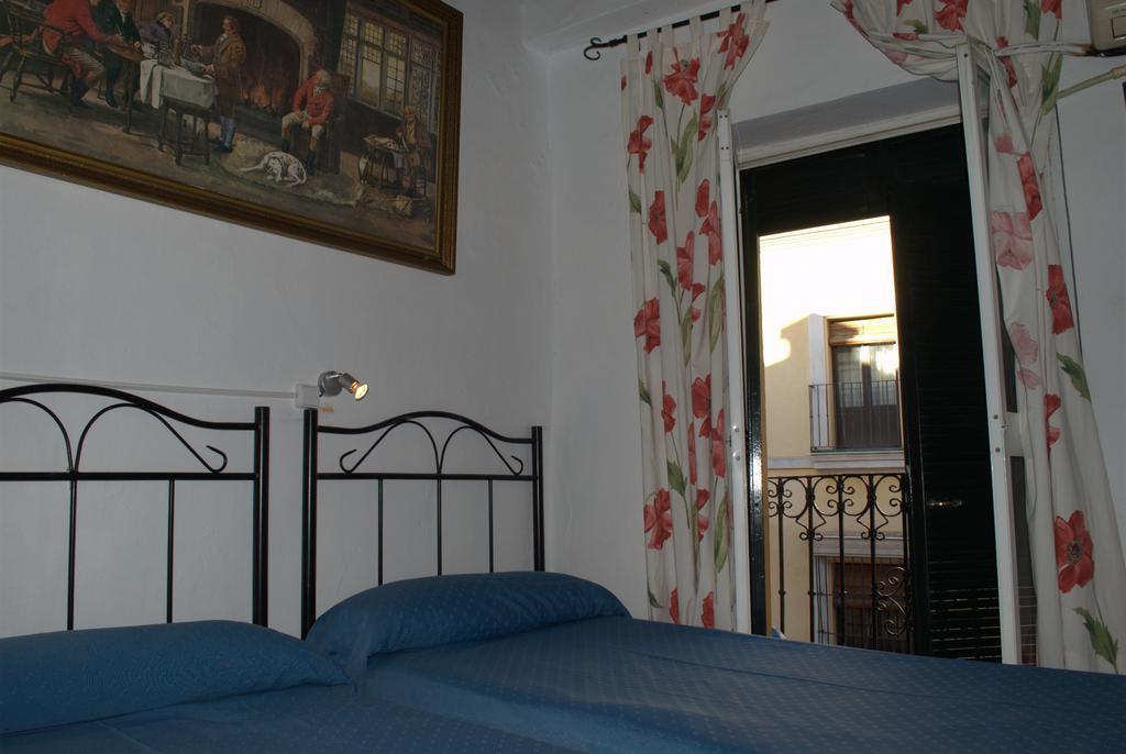 Pension Santa Maria La Blanca Σεβίλλη Εξωτερικό φωτογραφία