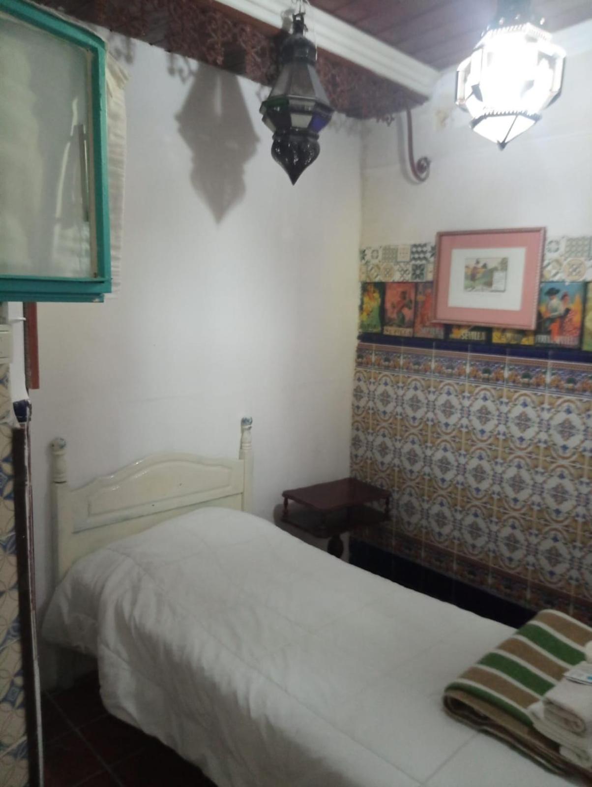 Pension Santa Maria La Blanca Σεβίλλη Εξωτερικό φωτογραφία