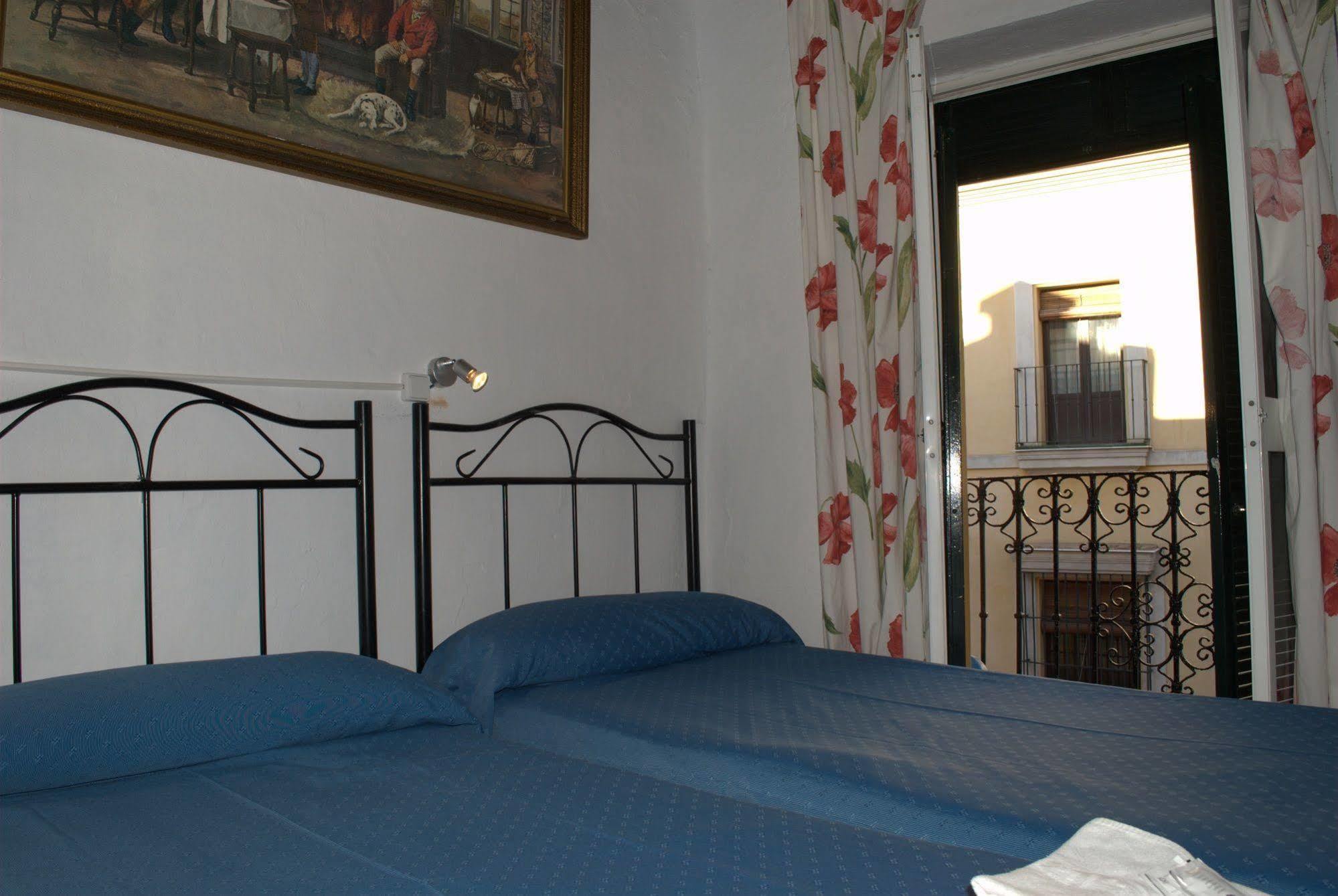 Pension Santa Maria La Blanca Σεβίλλη Εξωτερικό φωτογραφία